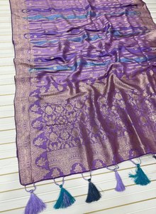 Lehenga con Estampado Digital Festive Bloom, Lehenga Heritage Gota Zari, Lehenga de Seda con Espejos, Lehenga Royal Flair, Lehenga de Seda Malai - Product Image 4