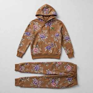 Conjunto Deportivo Unisex NEXTEX con Estampado Floral de Margaritas Violetas, Color Caramelo Marrón, Morado y Rosa, Sudadera con Capucha de Felpa Suave de Algodón - Product Image 1