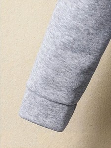 Ensemble de 2 sweats à capuche pour enfants, vêtements décontractés tendance pour la vie quotidienne, confortables en polyester/coton - Product Image 2