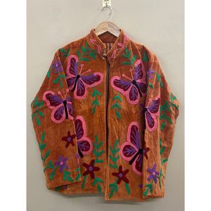 Chaqueta de terciopelo con cuello mandarín para mujer, manga larga, bordado a mano con diseño floral de mariposas, cierre abierto, estilo bohemio. - Product Image 1