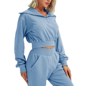 Top corto con cuello personalizado para mujer, top con media cremallera, pantalones para correr, conjunto de dos piezas - Product Image 1