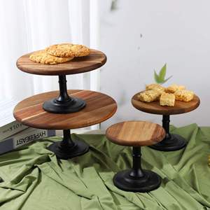 Support à gâteau en bois massif écologique, base surélevée, design minimaliste et épuré, passe au lave-vaisselle, parfait pour les cuisines modernes, élégant - Product Image 4