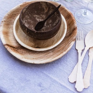 Solution de service de collations naturelles et durables, assiettes rondes en feuilles de palmier d'arec de 6 pouces, vaisselle compostable pour collations et desserts - Product Image 1