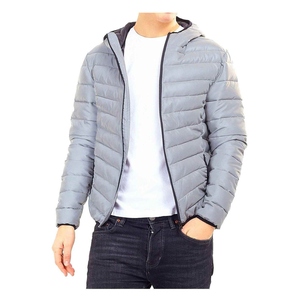 Veste matelassée légère et essentielle pour homme avec un design pliable et adapté aux voyages, offrant chaleur, confort et polyvalence - Product Image 6