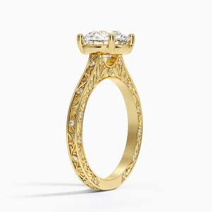 แหวนเพชรทรงพรีเมียมโกรฟ เพอร์เฟค ฟิต พร้อมรายละเอียดสลักลงบนทองคำ 14K สีเหลือง - Product Image 2