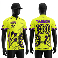 Maillot de fléchettes pour hommes 160 GSM en polyester premium, anti-humidité, orange avec empiècements noirs, impression par sublimation, logo personnalisé, coupe respirante