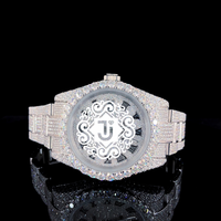Montre en or rose sertie de pierres, directement de l'usine, idéale pour les cadeaux d'anniversaire et de jubilé, disponible à un bon prix