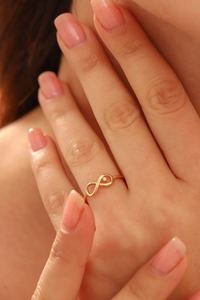 แหวนเงินแท้ 925 ทำมือ สไตล์มินิมอล คริสเตียน ประดับเพชรทรงกลม ซ้อนกันได้ วงแหวนแต่งงานแบบอินฟินิตี้ สำหรับผู้หญิง - Product Image 4