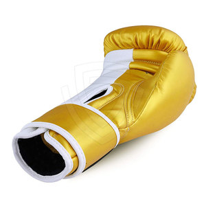 Gants de boxe en cuir imperméables confortables pour hommes et femmes, parfaits pour l'entraînement en salle, le sparring et la pratique sur sac de frappe. - Product Image 4