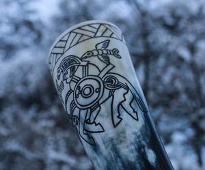 Corne à boire artisanale de haute qualité, style animalier |   Corne à bière Viking 100% naturelle, logo personnalisé, cornes de vache bio - Product Image 2
