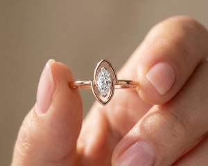 Anillo de plata 925 original con baño de oro rosa y gema de moissanita talla marquesa de 1.01 CT para mujer, un regalo fino para ella. - Product Image 1