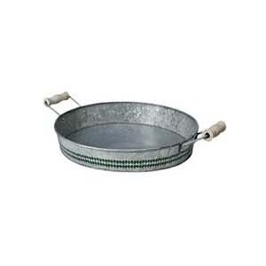 Bandeja de metal galvanizado con asas de madera, ideal para servir pasteles, frutas y platos de desayuno - Product Image 1