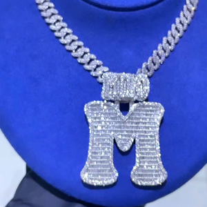 Pendentif en moissanite lettre M en acier inoxydable plaqué argent, charme hip-hop pour homme, bijoux certifiés IGI, cadeau - Product Image 1