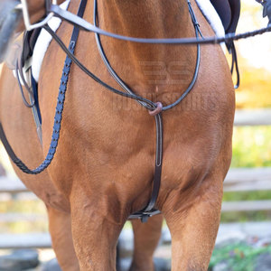 Martingala para Caballos en Oferta, Cómoda y Diseñada para Sesiones de Equitación y Actividades al Aire Libre - Product Image 3