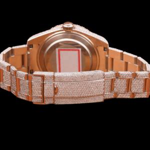 Montre Hip Hop Personnalisée de Qualité Supérieure avec Cadran Bleu et Sertissage Bezel, Diamants Moissanite Iced Out sur Mesure, Style Bust Down - Product Image 3