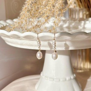 ต่างหูมุกน้ำจืดทำมือประดับดอกไม้ทอง 14K ดีไซน์เรียบหรู สไตล์มินิมอล โบโฮ เหมาะสำหรับงานแต่งงาน ประดับด้วยพลอยประจำเดือนมิถุนายน - Product Image 2