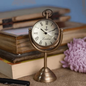 UNICORN HANDICRAFTS Horloge de table en laiton antique de luxe, horloge nautique vintage avec cadran à chiffres romains et base en forme de boussole - Product Image 5