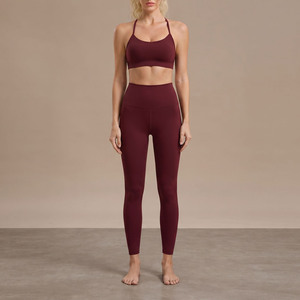 Ensemble de yoga 2 pièces pour hommes grandes tailles, léger, taille haute, sans couture, coupe ajustée, séchage rapide, leggings d'entraînement, ensemble uni - Product Image 4