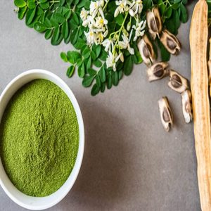 Polvo de Moringa Puro Herbal Premium, Superalimento en Polvo Hecho con Hojas Frescas de Moringa Oleifera para Uso Energético - Product Image 1