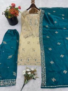 Presentamos la Nueva Colección de Diseñador Moderno GMY SILK, Conjunto Completo de Salwar Kameez con Bordado Pesado y Lentejuelas, Top, Pantalón y Dupatta - Product Image 4