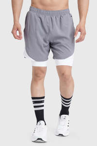 Shorts de sport athlétiques double couche pour homme, personnalisés, avec doublure intérieure de compression, cordon de serrage élastique à la taille et poche. - Product Image 1
