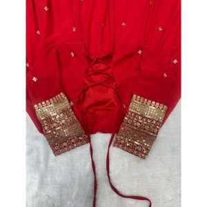 Vestido de noche elegante de diseñador con peplum y bordado para fiesta - Product Image 2