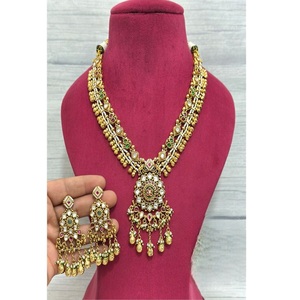 ชุดสร้อยคอและต่างหูงานฝีมือชุบทองเหลืองประดับมุกเทียมสไตล์ราชวัติ ดีไซน์แบบซาบายาซาชี คุณภาพเยี่ยมไร้ที่ติ เหมาะสำหรับงานปาร์ตี้ - Product Image 1