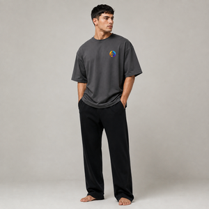 T-shirt ample tendance pour homme, coupe oversize, tissu confortable et design polyvalent, idéal pour le streetwear moderne. - Product Image 1
