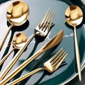 Cubertería de comedor de estilo herencia que celebra las tradiciones atemporales de la mesa y la presencia cultural del comedor. - Product Image 1