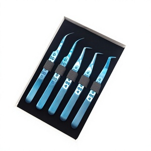 Juego de 5 Pinzas para Pestañas con Recubrimiento de Plasma Azul, Diseño de Corazón en Acero Inoxidable, 4 Piezas con Empaque en Caja Blanca - Product Image 6