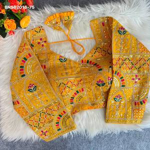 Blusa de Alta Calidad en Faux Georgette con Bordado de Hilo y Lentejuelas, Manga 3/4 y Corte Tipo Manzana, Colección de Moda Femenina - Product Image 6