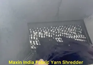 Machine à déchiqueter les tissus à double arbre, capacité 500 kg/h, semi-automatique, électrique - Product Image 2