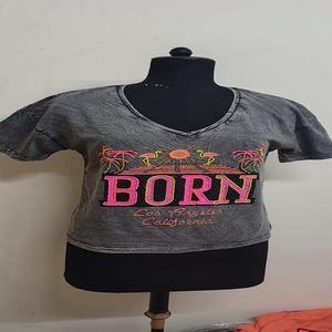 T-shirt en coton à col en V pour femmes, fabricant en gros, prix imbattable - Product Image 4