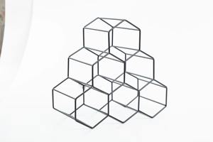 Étagère à vin en fer rayée argentée de style classique, organisateur de bouteilles autoportant, capacité 3L, pour usage hôtelier - Product Image 4