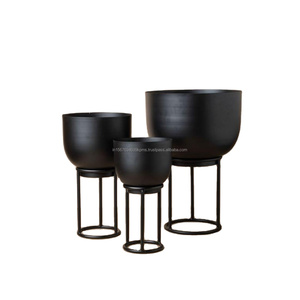 Vente chaude Intérieur Décoratif Gravé Jardinières Feuille De Fer En Métal Élégant Pot De Fleur Avec Support Exclusif De Haute Qualité Jardinières - Product Image 3