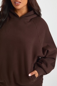 Conjunto de Sudadera Oversize Marrón Chocolate y Pantalones Anchos de Felpa para Mujer - Chándal Casual de Forro Polar, Ropa de Descanso y Streetwear Deportivo - Product Image 4