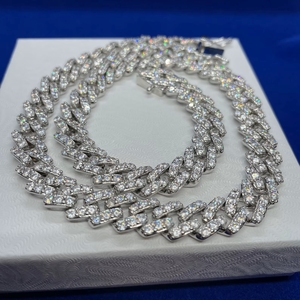 Cadena Cubana de Diamantes en Oro y Plata de Lujo, Estilo Iced Out, de la Mejor Calidad, para Uso en la Calle, Clubes y como Regalo, Disponible para la Venta - Product Image 5