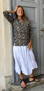 Blusa Boho de Algodón con Estampado Floral en Blanco y Negro para Mujer, Manga 3/4, Estilo Étnico, Informal y Ligera - Product Image 2