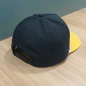 Gorra de Golf Personalizada OEM de 5 Paneles, Perforada con Corte Láser, Bordado 3D, Visera Precurvada de Fábrica, Estructurada, MOQ Bajo, ODM - Product Image 6