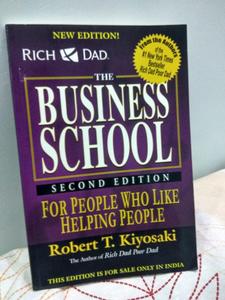 La Escuela de Negocios de Robert Kiyosaki, libro de bolsillo más vendido para adultos - Product Image 1