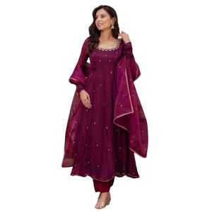 Robes Anarkali de style boutique pour femmes, de qualité supérieure, de designers indiens et pakistanais, pour les occasions spéciales, avec broderies à la machine, ensembles Salwar Kameez - Product Image 1