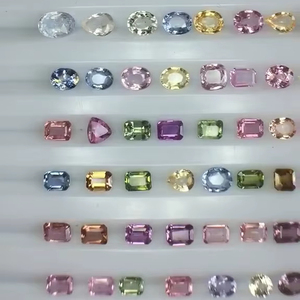พลอยแซฟไฟร์หลากสีธรรมชาติ 33.81 กะรัต คุณภาพระดับ AAA พร้อมประกายเงางามสวยงาม หลากสี เหมาะสำหรับทำเครื่องประดับ - Product Image 1