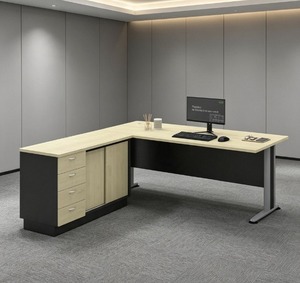 Escritorio Ejecutivo Moderno en Forma de L con Superficie de Melamina y Gabinete de Almacenamiento, 4 Opciones de Almacenamiento, Muebles de Oficina para Uso Comercial AY - Product Image 1