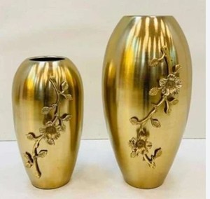 Ensemble de vases en métal finition marbre noir et blanc de luxe, parfait pour les espaces modernes, contemporains et de style transitionnel. - Product Image 4