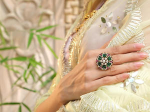 Elegante Anillo Kundan Chapado en Oro Rosa para Mujer, Joyería Artesanal para Bodas y Regalos, Disponible a Buen Precio - Product Image 2