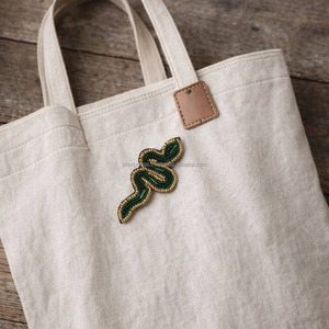 Broche de Serpiente con Cuentas Verdes Bordadas, Pin de Solapa para Chaquetas, Bolsos y Sombreros, Venta al por Mayor Personalizada - Product Image 3