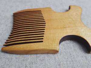 Peine de Barba de Madera Personalizado, Peine de Dientes Anchos Antiestático, Herramienta de Peinado Hecha a Mano para Hombres y Mujeres - Product Image 2