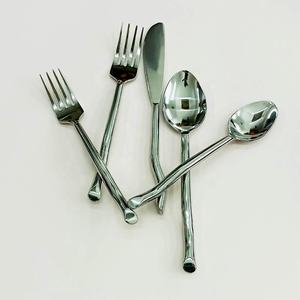 Increíble aspecto súper moderno de acero inoxidable, metal plateado brillante, diseño de ramita de árbol, mango, juego de cubiertos chapados en plata - Product Image 3