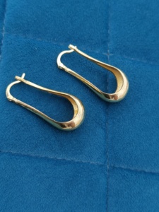Boucles d'oreilles créoles géométriques plaquées or 18 carats en forme de goutte d'eau, tendance, en laiton, bijoux unisexes, cadeau - Product Image 1