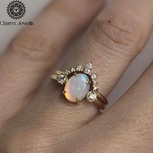 Bague de fiançailles Charm_Jewells pour femme, plaquée or 18 carats, avec moissanite, sertissage à griffes vintage, accents de diamants taille coussin, certifiée IGI - Product Image 6